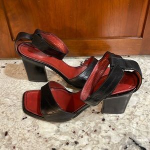 Anne Klein New York vintage Italian leather stilletos